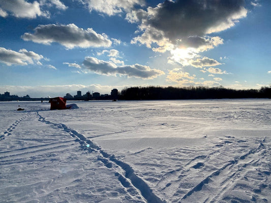 Ice Fishing Simplified: Lightweight Gear for Beginners and Beyond - Akwatix