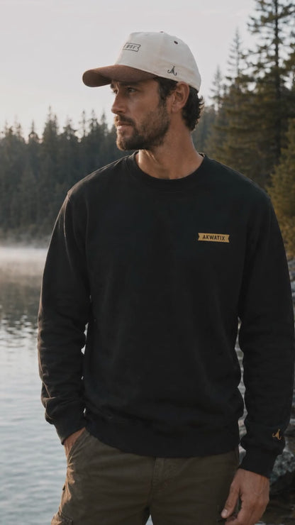 Premier Arrivé, Dernier Parti — Premium Crewneck